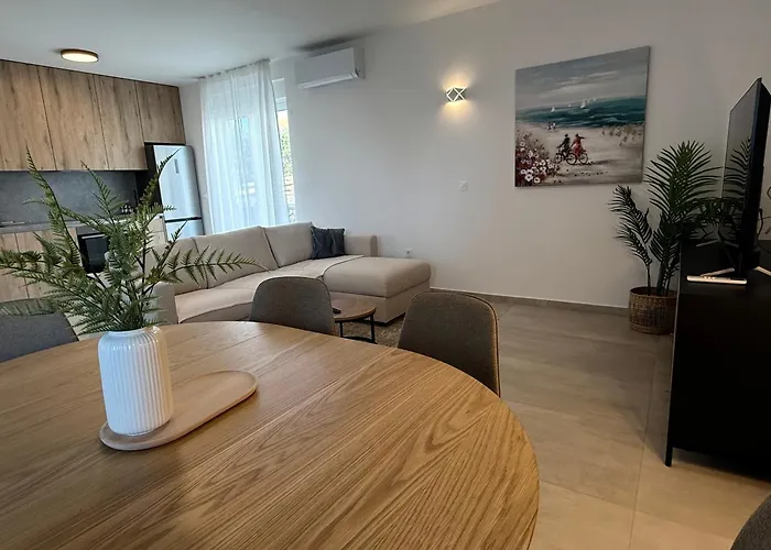 Maun Apartman