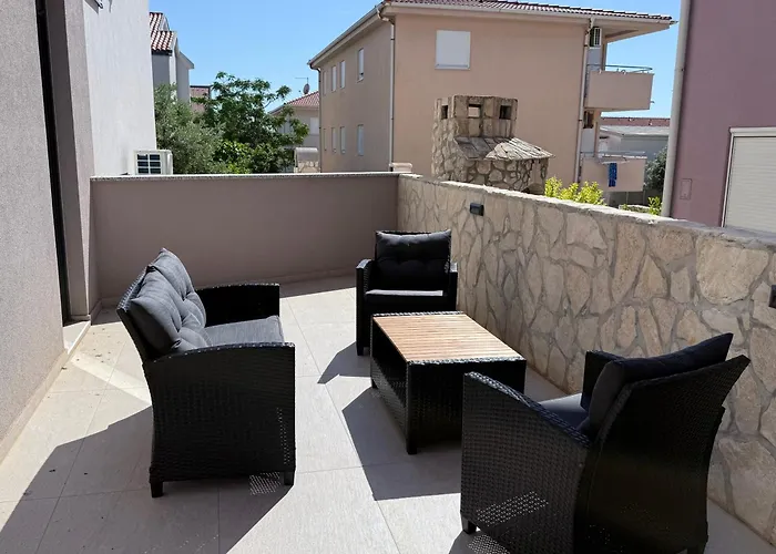 Maun Apartamento Mandre